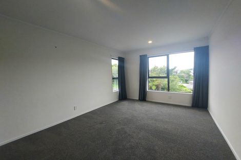 Photo of property in 11 Thatcher Crescent, Crofton Downs, Wellington, 6035