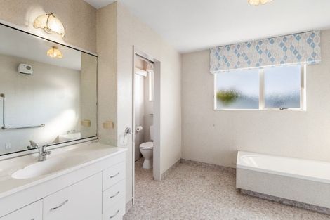 Photo of property in 1 Karina Crescent, Redwoodtown, Blenheim, 7201