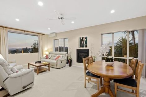 Photo of property in 3 Rangi Avenue, Schnapper Rock, Auckland, 0632