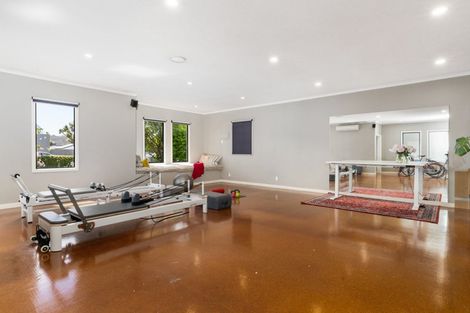 Photo of property in 43 Strowan Road, Strowan, Christchurch, 8052