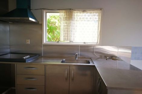 Photo of property in 33 Redwood Drive, Massey, Auckland, 0614