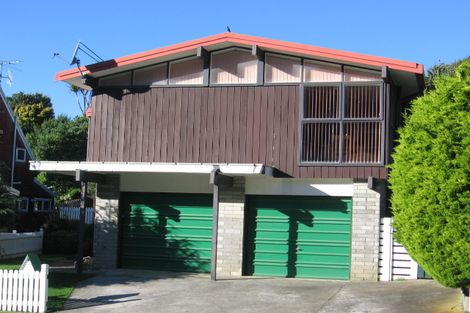 Photo of property in 78 Churton Drive, Churton Park, Wellington, 6037