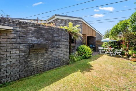 Photo of property in 2 Exeter Place, Tihiotonga, Rotorua, 3015