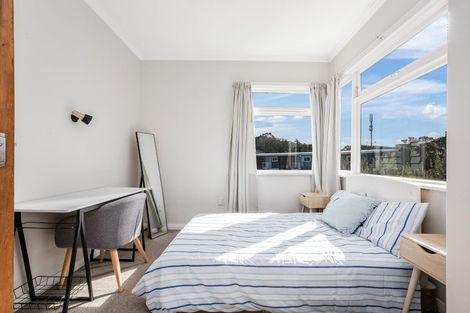 Photo of property in 2/199 Newlands Road, Newlands, Wellington, 6037