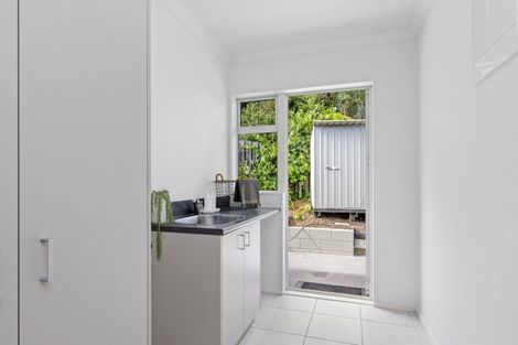 Photo of property in 37 Highcrest Heights, Westmorland, Christchurch, 8025