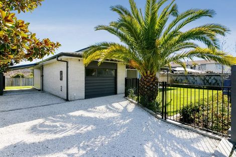 Photo of property in 25 Richmond Avenue, Richmond Heights, Taupo, 3330