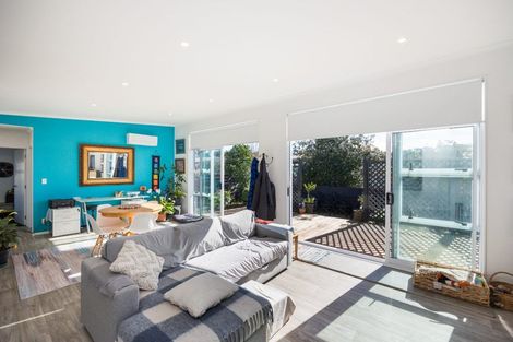 Photo of property in 69 Nash Parade, Foxton Beach, Foxton, 4815