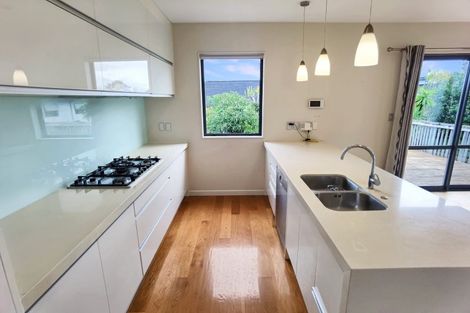 Photo of property in 19 Wye Oak Drive, Schnapper Rock, Auckland, 0632