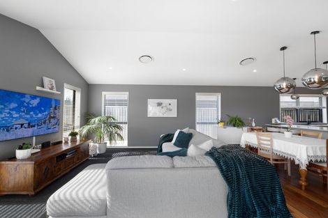 Photo of property in 5 Feather Place, Rolleston, 7615