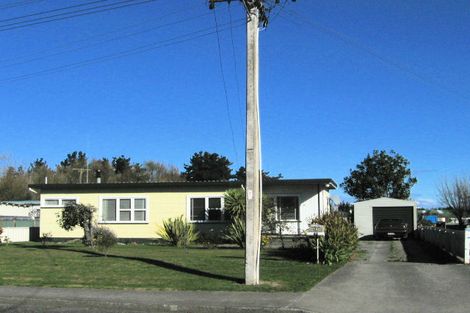 Photo of property in 15 Kirk Street, Otaki, 5512