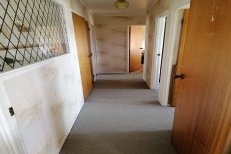 Photo of property in 1 Halberg Street, Glenfield, Auckland, 0629