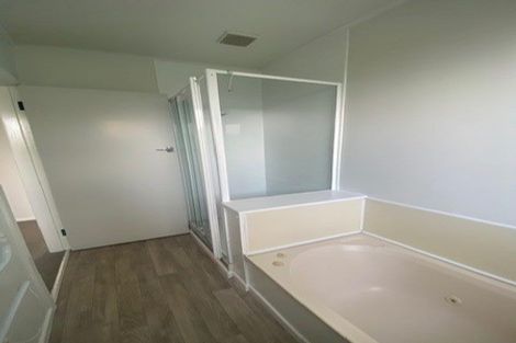 Photo of property in 4 Hallewell Crescent, Johnsonville, Wellington, 6037