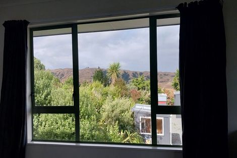 Photo of property in 52 The Track, Plimmerton, Porirua, 5026