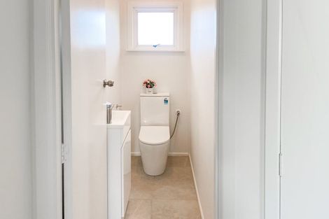 Photo of property in 17a Gulf Crest, Bucklands Beach, Auckland, 2012