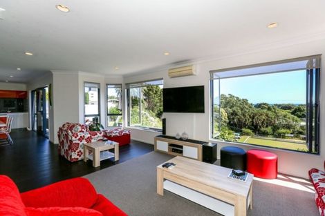 Photo of property in 401 Devon Street East, Strandon, New Plymouth, 4312