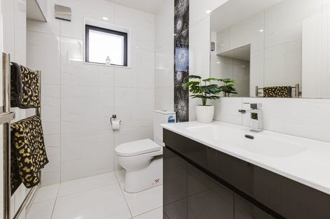 Photo of property in 9 Landon Avenue, Mangere East, Auckland, 2024