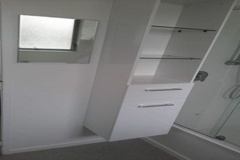 Photo of property in 2/200 Edmonton Road, Te Atatu South, Auckland, 0610