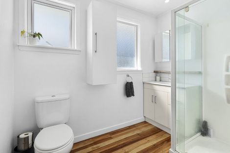 Photo of property in 215 Mangorei Road, Merrilands, New Plymouth, 4312