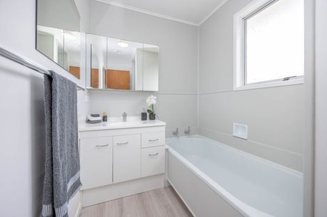 Photo of property in 35 Karen Crescent, Dinsdale, Hamilton, 3204