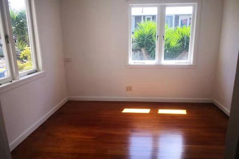 Photo of property in 189 Waimumu Road, Massey, Auckland, 0614