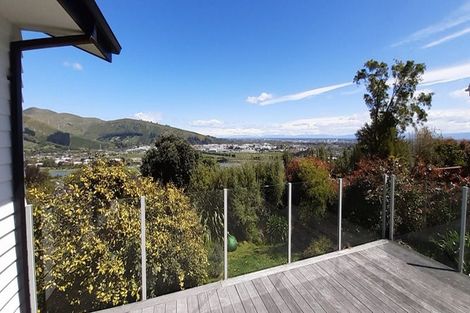 Photo of property in 88 Cannon Hill Crescent, Mount Pleasant, Christchurch, 8081