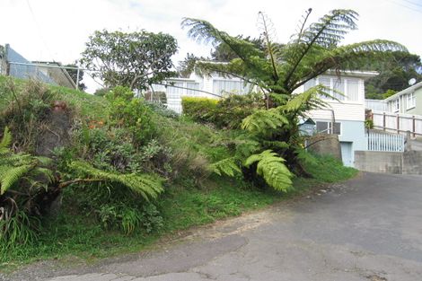 Photo of property in 102 Helston Road, Paparangi, Wellington, 6037