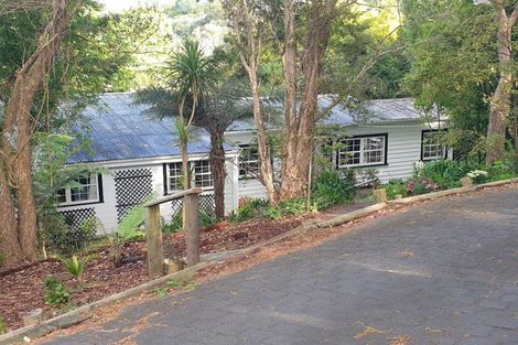 Photo of property in 26 Woodlands Crescent, Browns Bay, Auckland, 0630