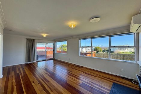 Photo of property in 16 Carole Crescent, Pakuranga, Auckland, 2010