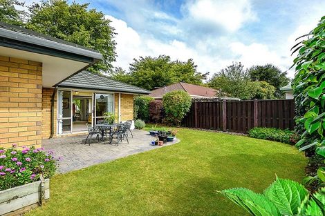 Photo of property in 21 Villa Grove, Ilam, Christchurch, 8041