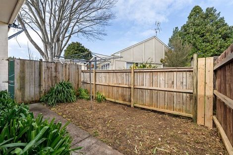 Photo of property in 2/82 Huia Road, Papatoetoe, Auckland, 2025