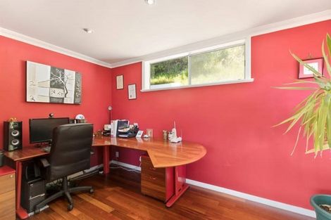 Photo of property in 9 Gill Road, Lowry Bay, Lower Hutt, 5013