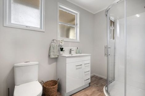 Photo of property in 5 Sutton Avenue, Mangere East, Auckland, 2024