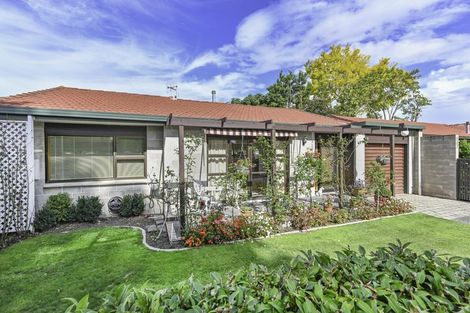 Photo of property in 2/505 Fitzroy Avenue, Hastings, 4122
