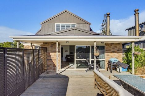 Photo of property in 11 Rodney Avenue, Te Horo Beach, Otaki, 5581