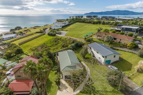 Photo of property in 2 Dudley Crescent, Cable Bay, 0420