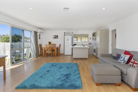 Photo of property in 27a Simpson Road, Papamoa Beach, Papamoa, 3118