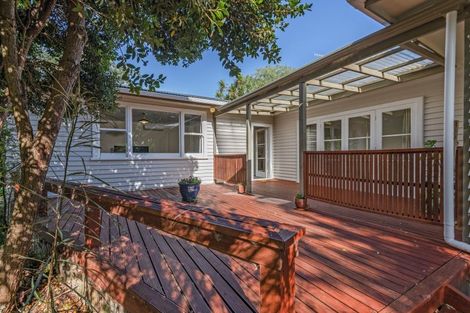 Photo of property in 4 Williams Terrace, Fitzherbert, Palmerston North, 4410