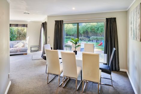 Photo of property in 28 Saunders Close, Whitby, Porirua, 5024