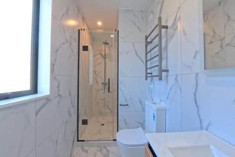 Photo of property in 7c Titirangi Road, New Lynn, Auckland, 0600