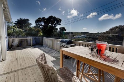 Photo of property in 9 Morere Street, Titahi Bay, Porirua, 5022