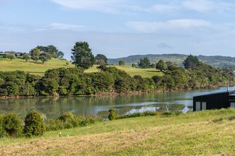 Photo of property in 70 Omahina Street, Raglan, 3225