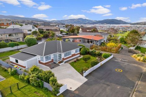 Photo of property in 9 Winston Place, Kew, Dunedin, 9012