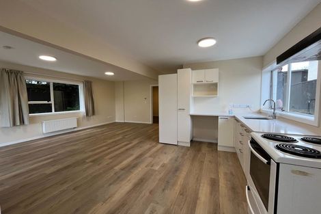 Photo of property in 25 Geoffrey Road, Torbay, Auckland, 0630