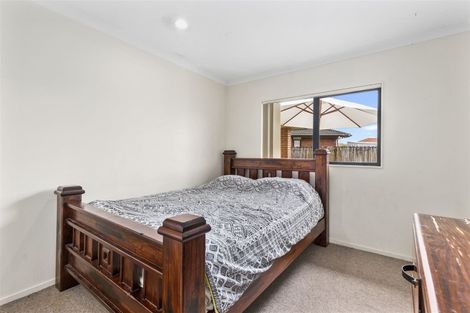 Photo of property in 37 Nicholas Gibbons Drive, Clendon Park, Auckland, 2103