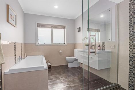 Photo of property in 53 Endeavour Drive, Whitby, Porirua, 5024