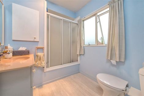 Photo of property in 2/5 Juvena Place, Clover Park, Auckland, 2019