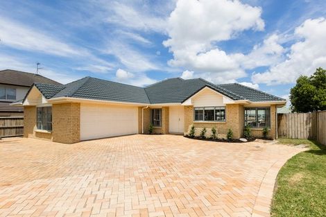 Photo of property in 4 Montecito Place, Golflands, Auckland, 2013