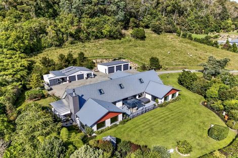 Photo of property in 25 Hanawera Ridge Road, Manakau, Otaki, 5583