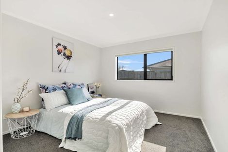 Photo of property in 13 Olney Court, One Tree Point, 0118