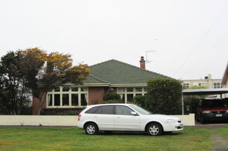 Photo of property in 62 Royal Crescent, Saint Kilda, Dunedin, 9012